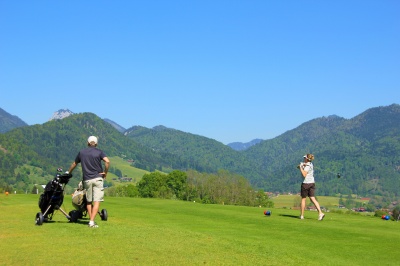 golf in Montgenèvre with the reservation center